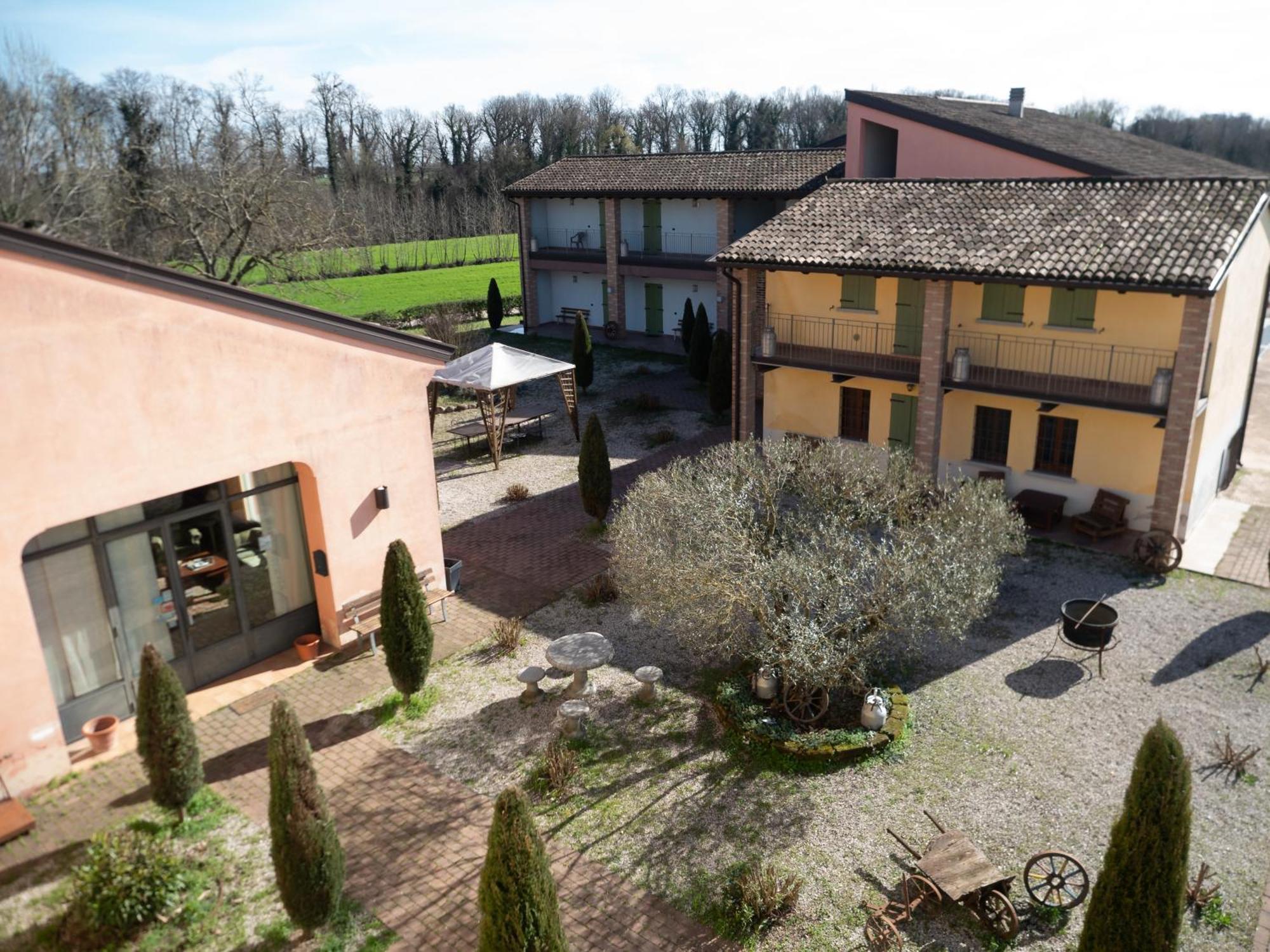 Agriturismo Borgo Del Mincio Volta Mantovana Eksteriør billede